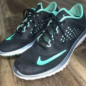 Black and Teal Nike Tennis Shoes